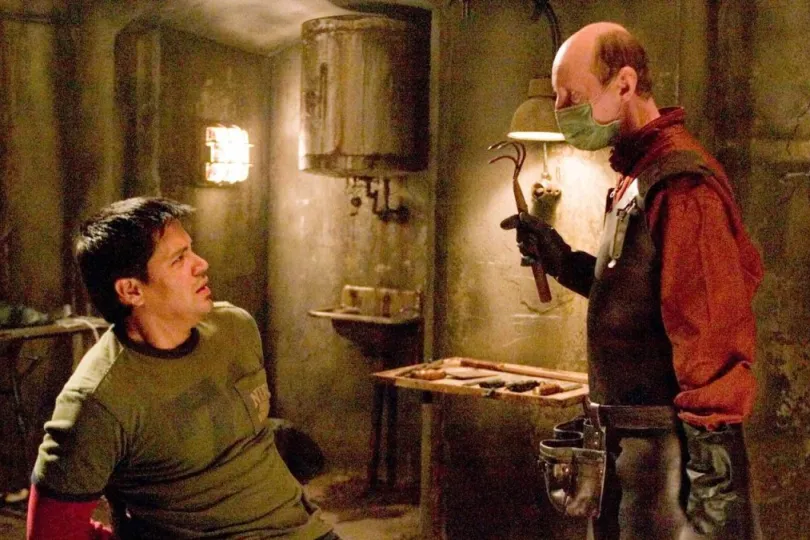 Hostel (2005)
